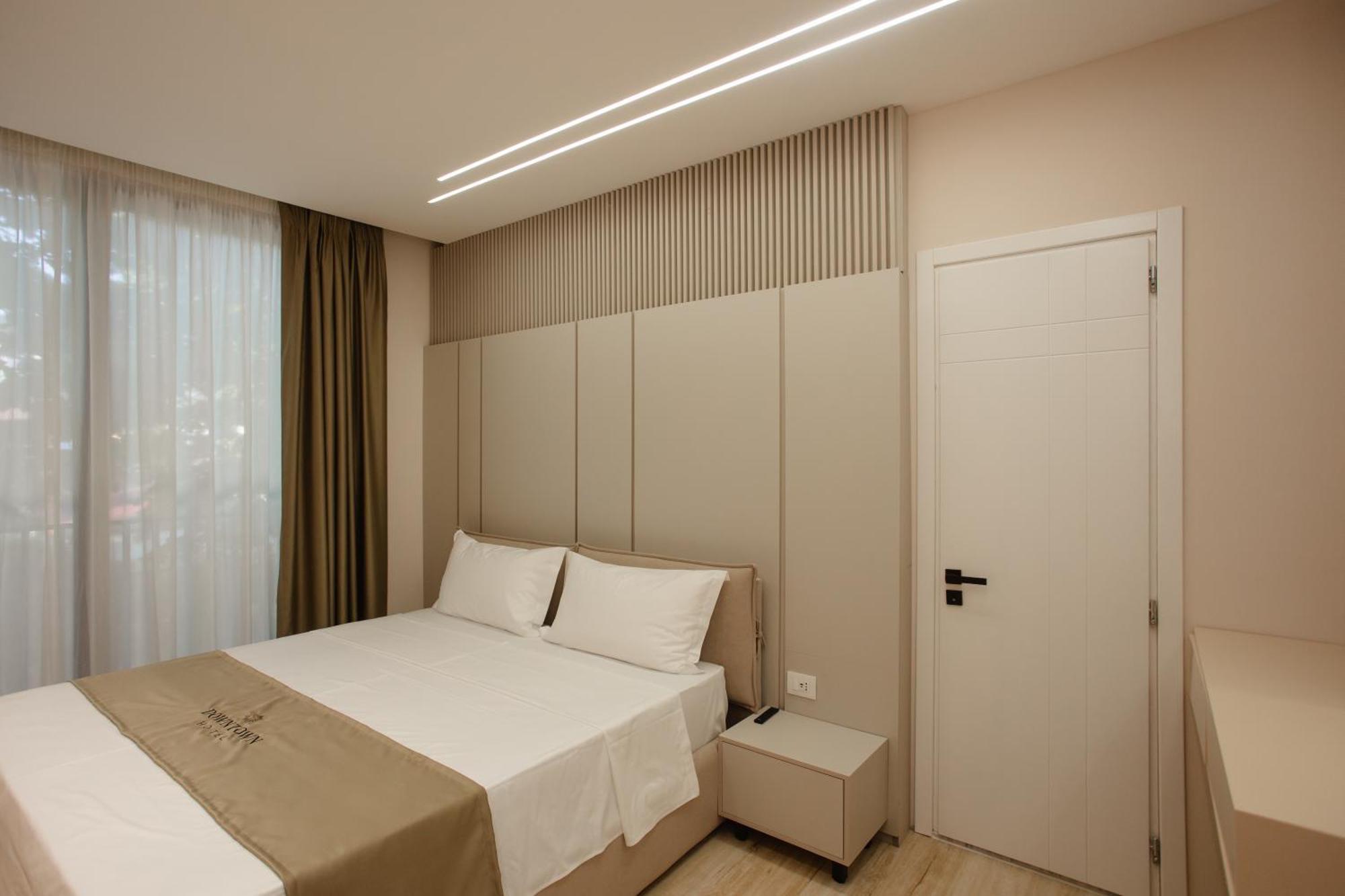 Downtown Hotel Shkoder Ngoại thất bức ảnh