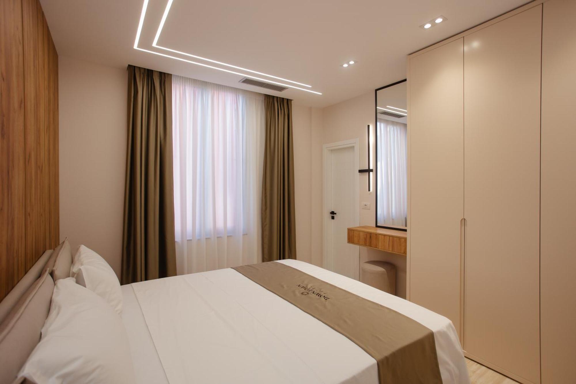 Downtown Hotel Shkoder Ngoại thất bức ảnh