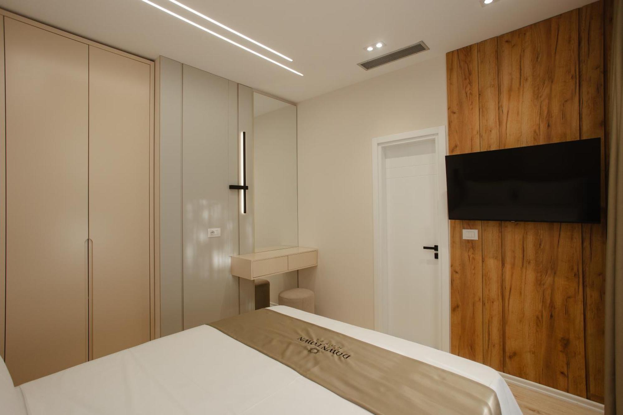 Downtown Hotel Shkoder Ngoại thất bức ảnh