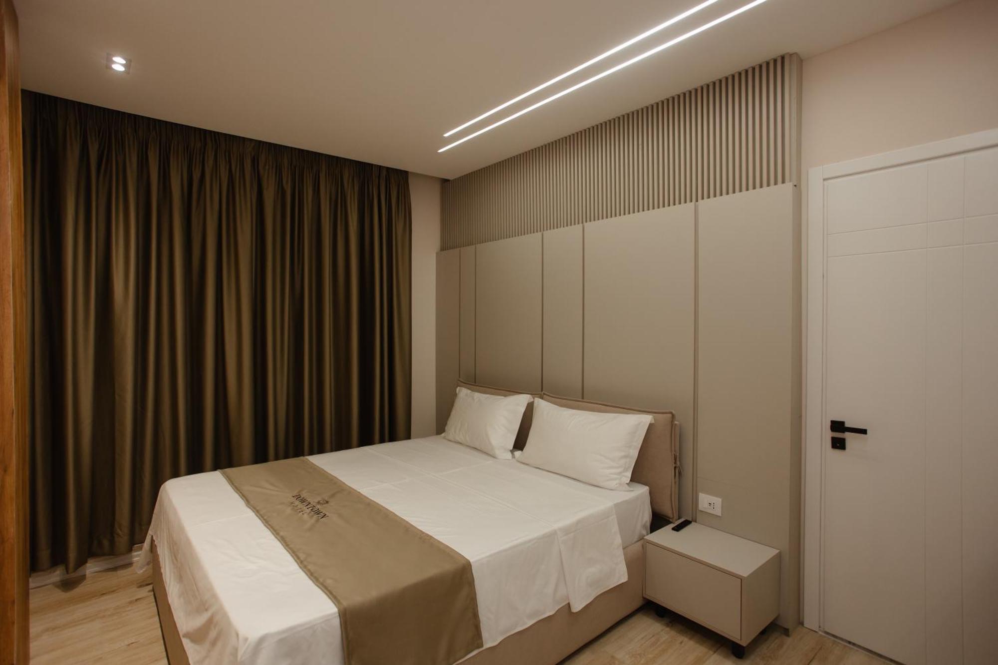 Downtown Hotel Shkoder Ngoại thất bức ảnh