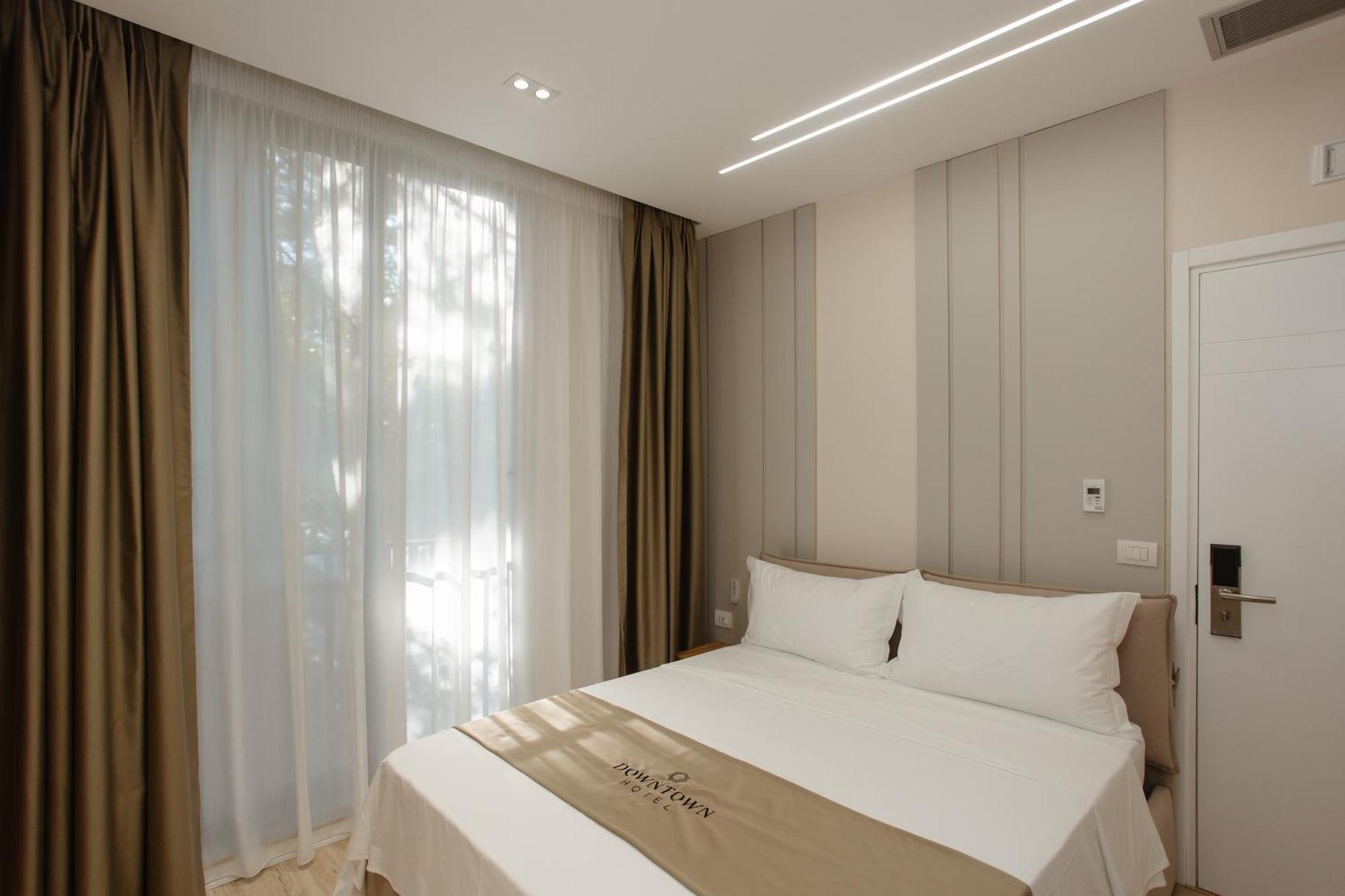 Downtown Hotel Shkoder Ngoại thất bức ảnh