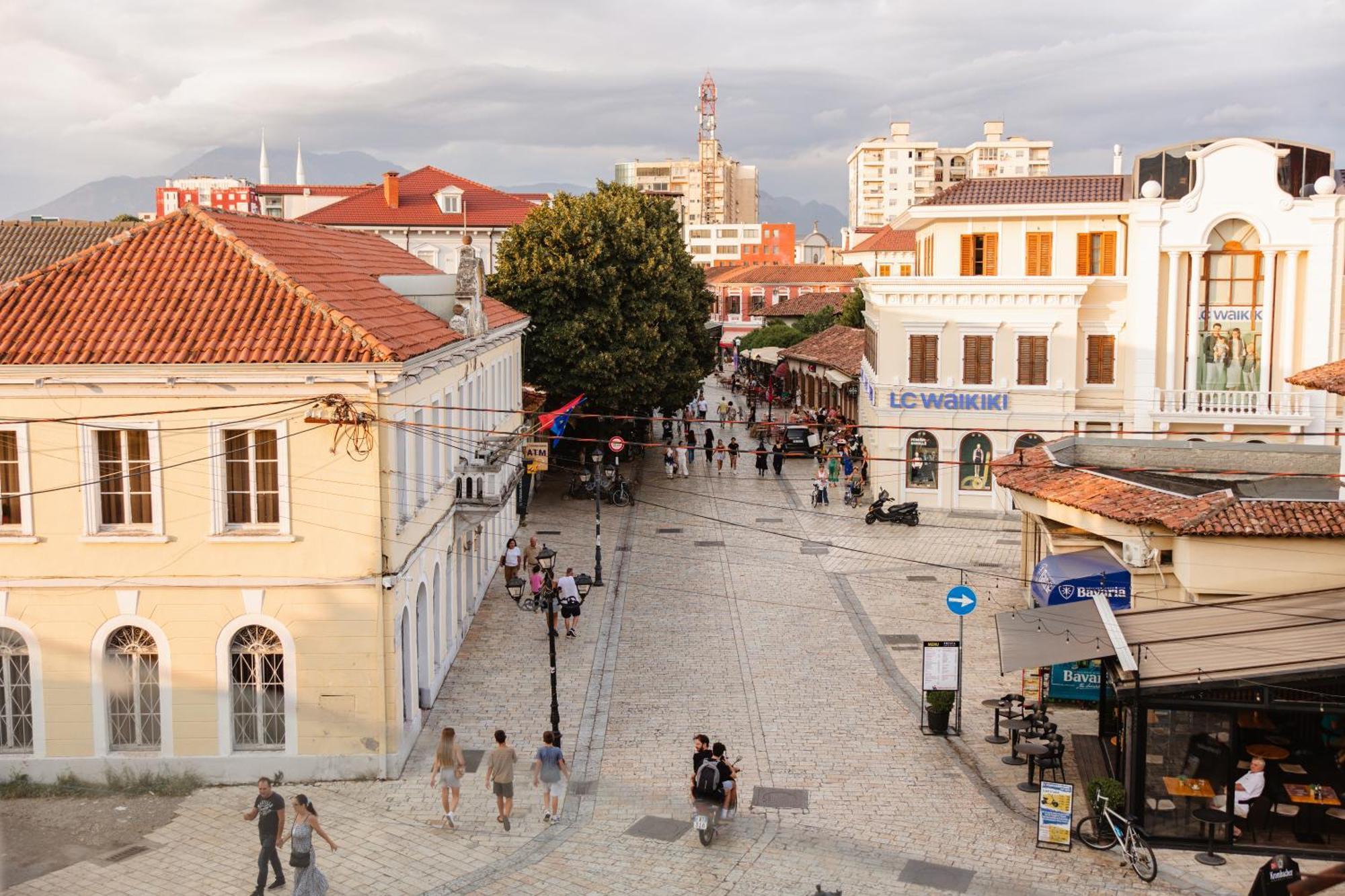Downtown Hotel Shkoder Ngoại thất bức ảnh