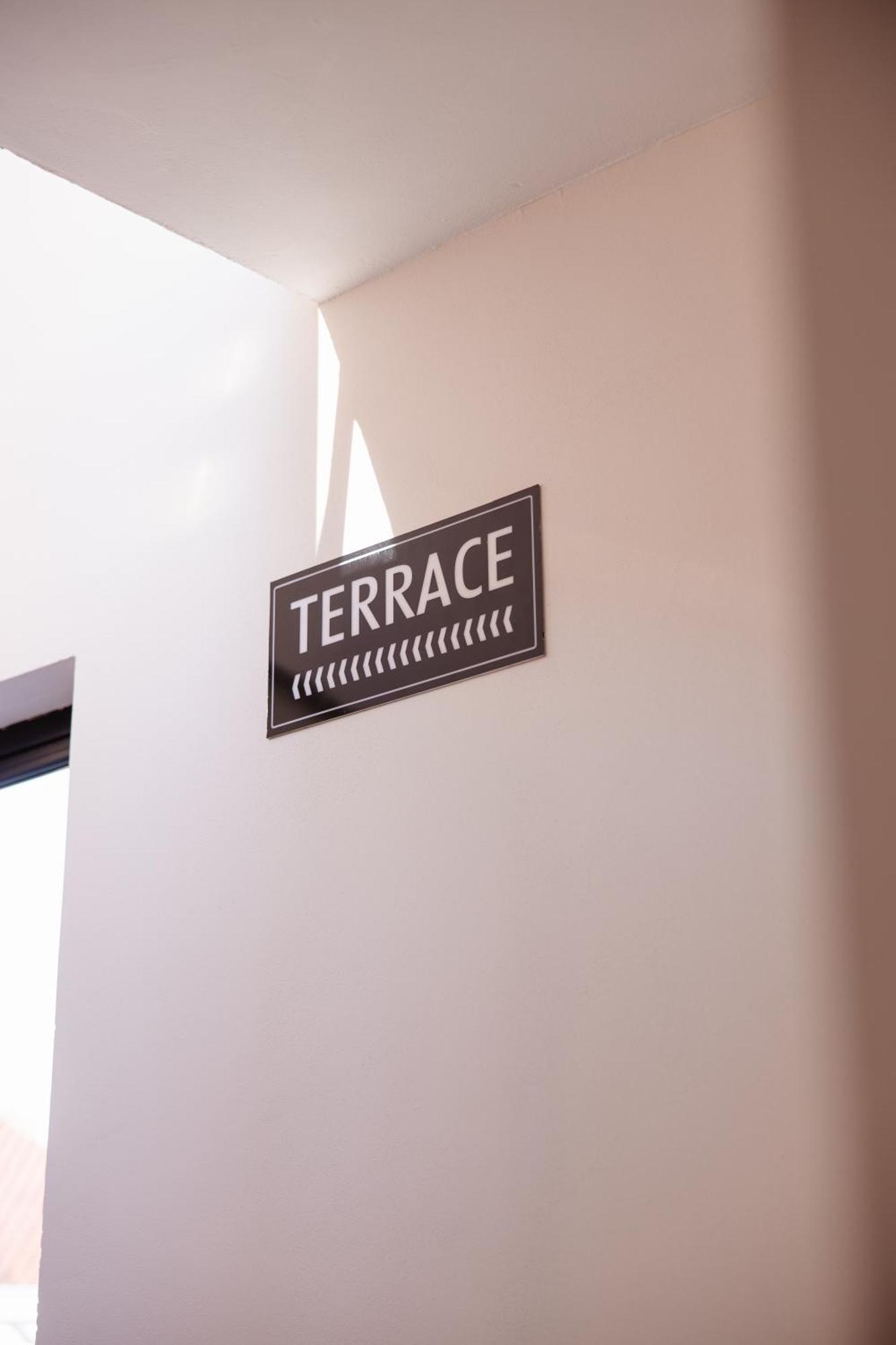 Downtown Hotel Shkoder Ngoại thất bức ảnh