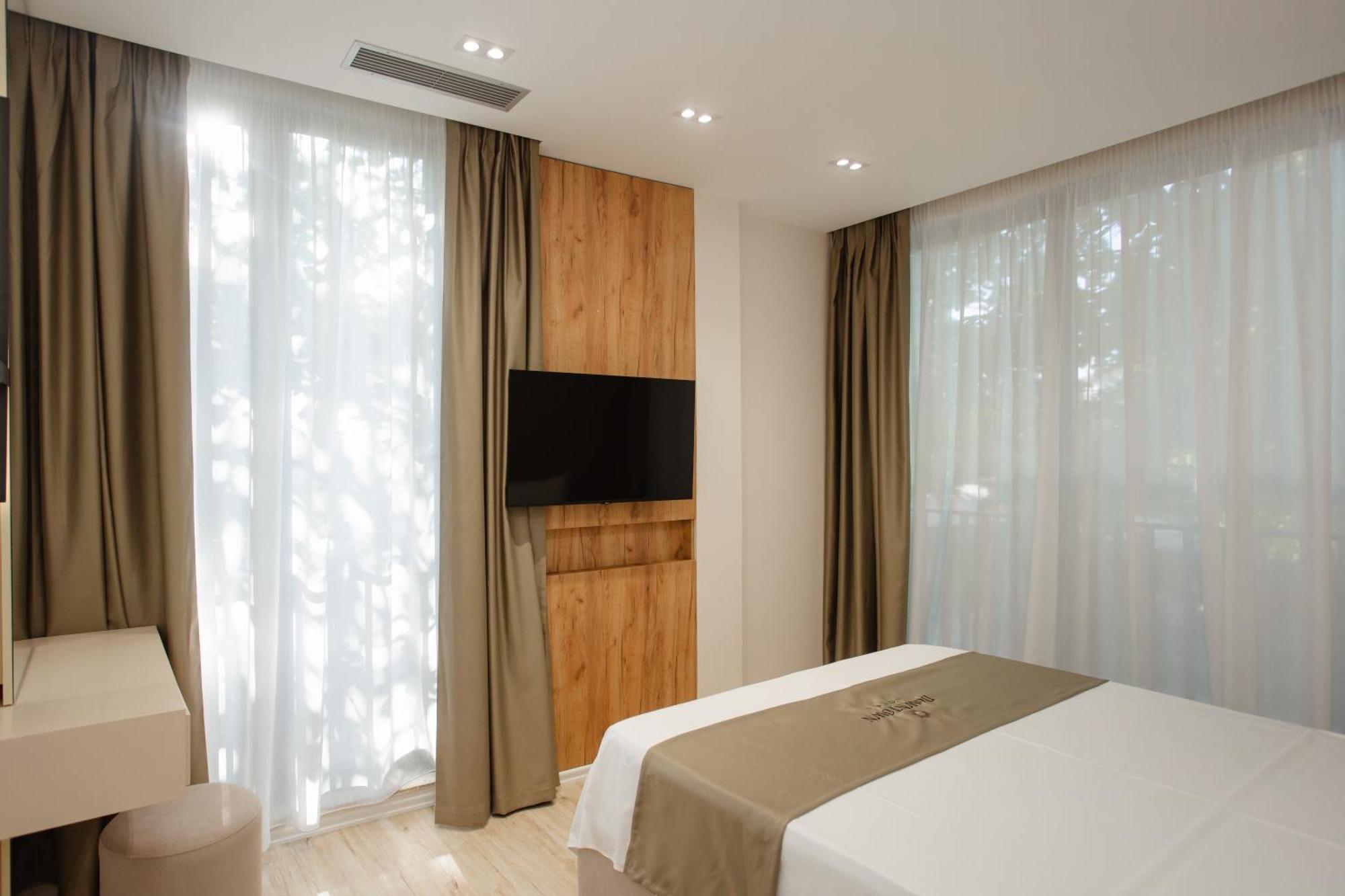 Downtown Hotel Shkoder Ngoại thất bức ảnh