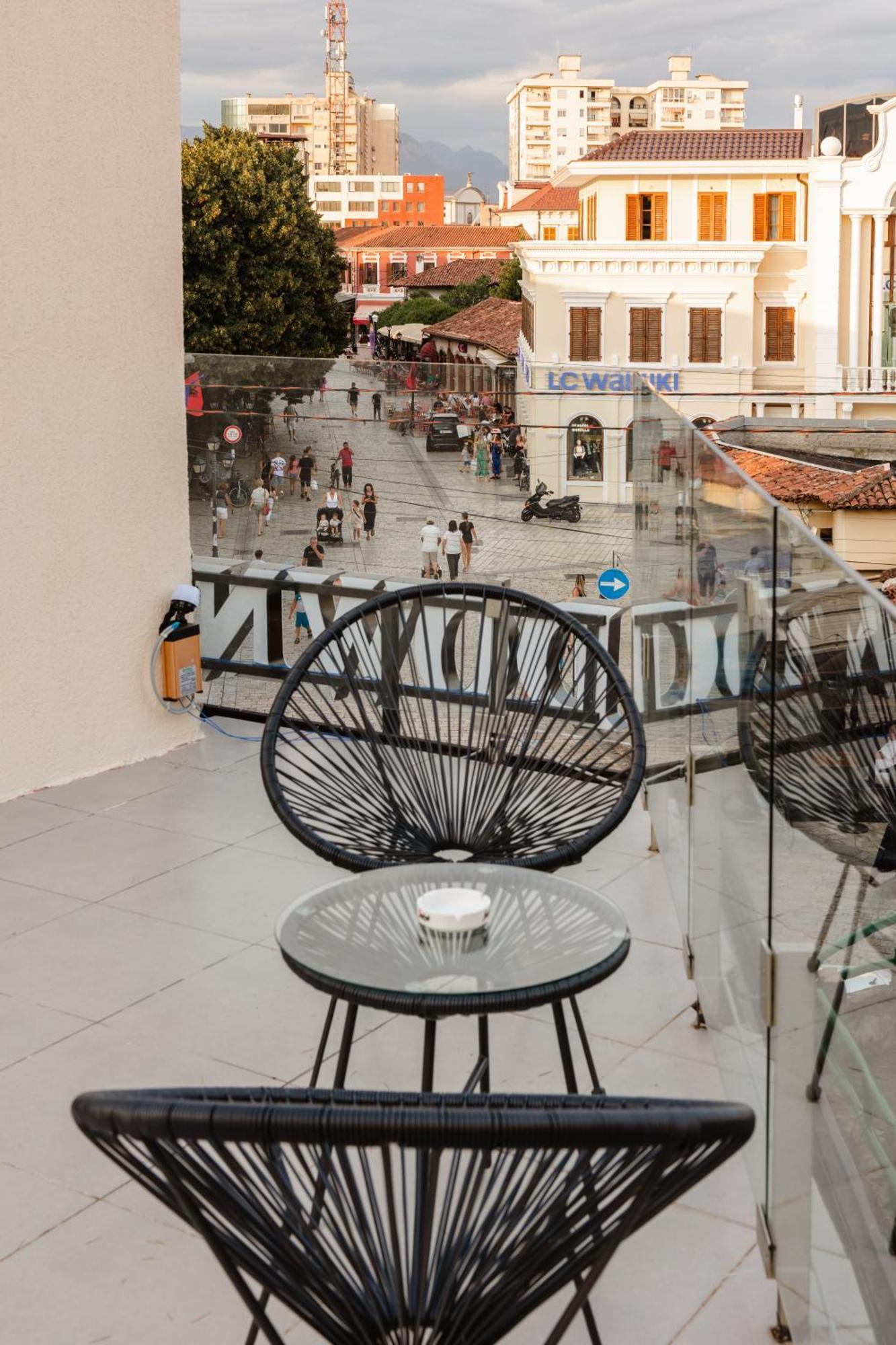 Downtown Hotel Shkoder Ngoại thất bức ảnh