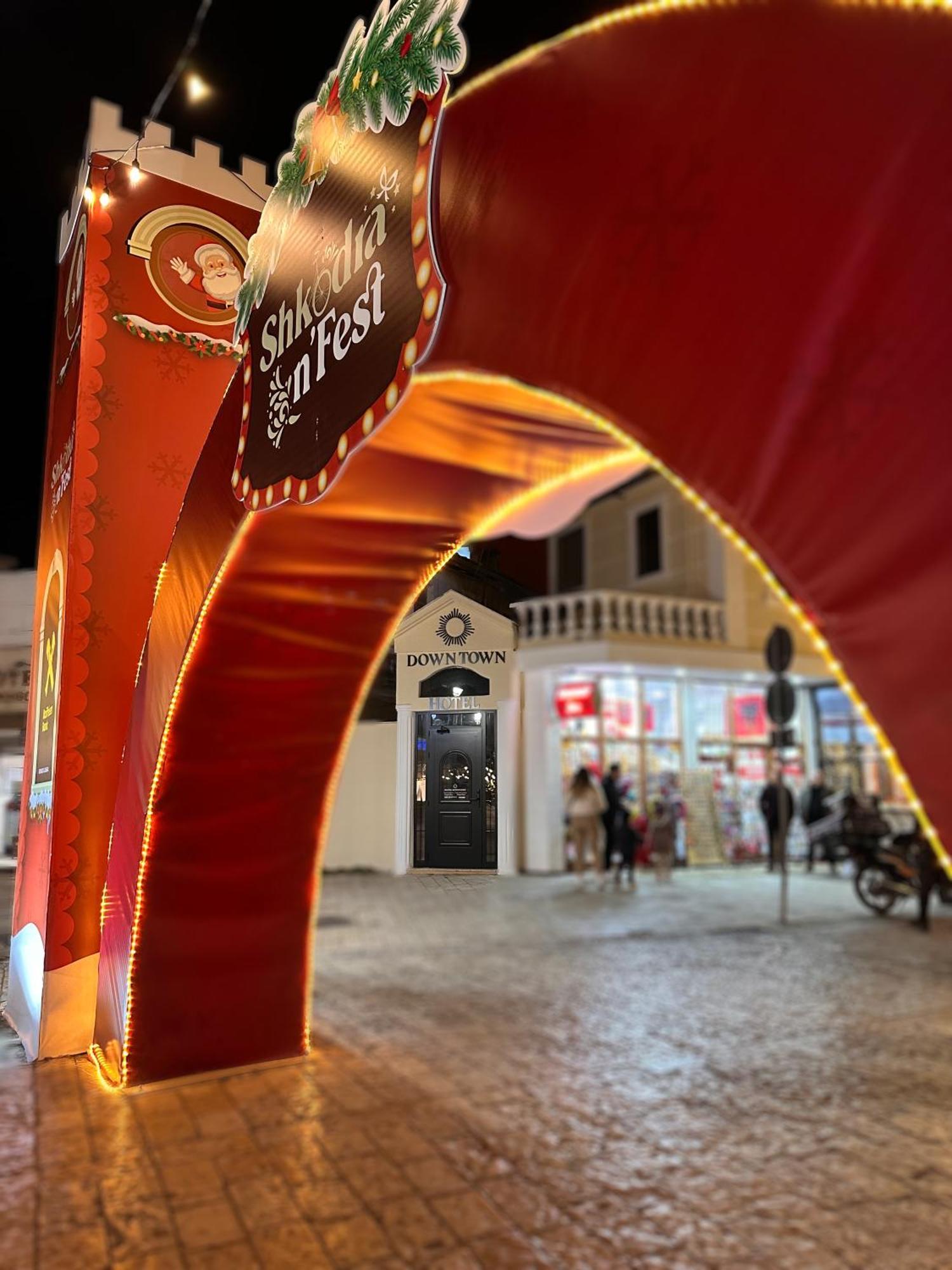 Downtown Hotel Shkoder Ngoại thất bức ảnh
